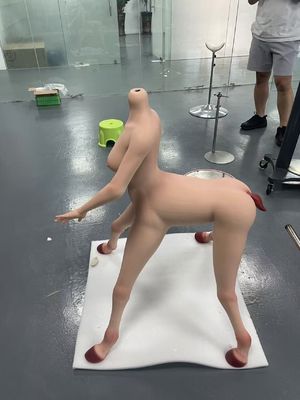 Pieprzona lalka mutant czworonoga Strzelec duży tyłek zboczony lalka masturbacyjna